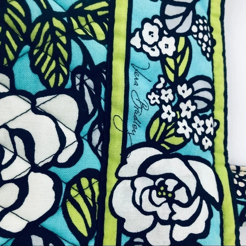 Vera Bradley meant green and‎ white floral …